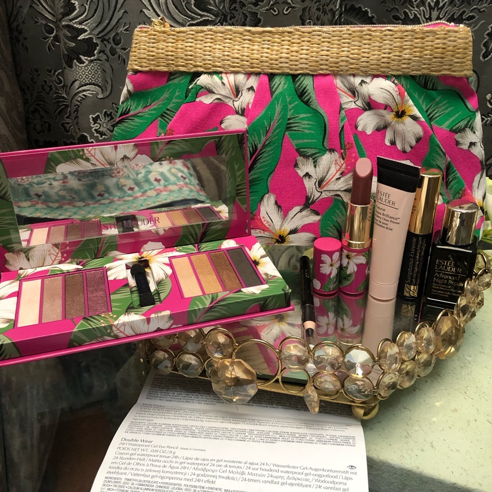 Estee Lauder - Picture 6 of 8